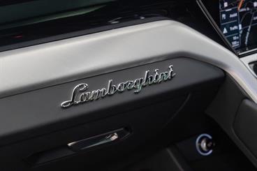 2020 Lamborghini Urus - Thumbnail