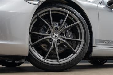 2019 Porsche 911 - Thumbnail