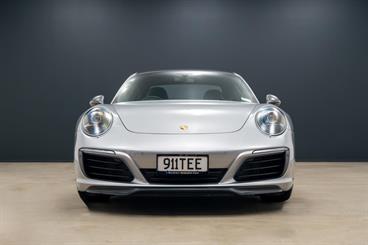 2019 Porsche 911 - Thumbnail