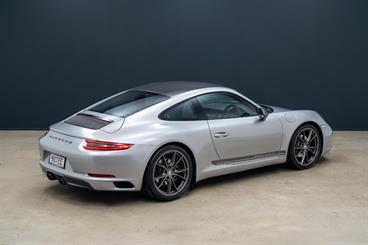 2019 Porsche 911 - Thumbnail