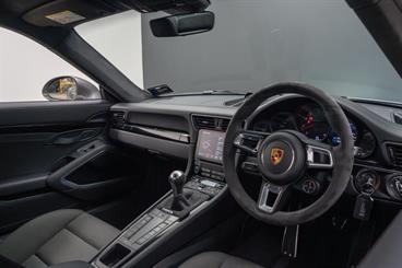 2019 Porsche 911 - Thumbnail