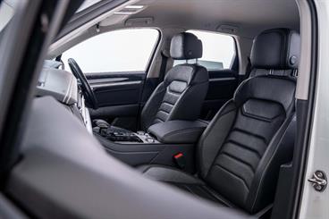 2019 Volkswagen Touareg - Thumbnail