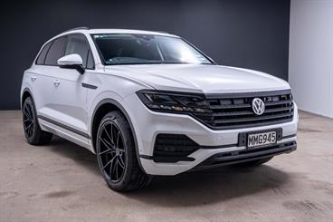 2019 Volkswagen Touareg - Thumbnail