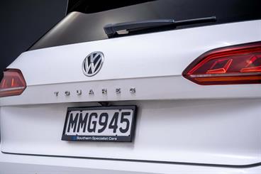 2019 Volkswagen Touareg - Thumbnail