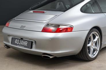 2004 Porsche 911 - Thumbnail
