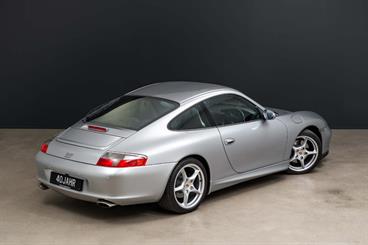 2004 Porsche 911 - Thumbnail