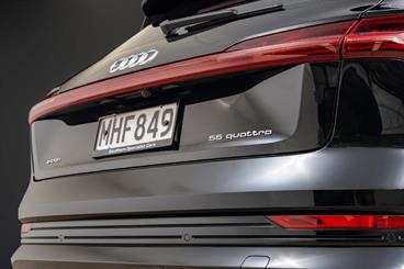 2019 Audi E-Tron - Thumbnail