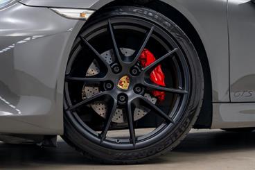 2016 Porsche Cayman - Thumbnail