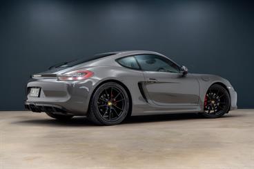2016 Porsche Cayman - Thumbnail