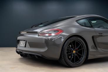 2016 Porsche Cayman - Thumbnail