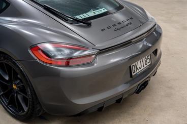 2016 Porsche Cayman - Thumbnail