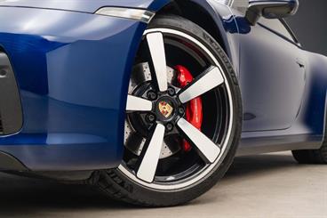 2020 Porsche 911 - Thumbnail