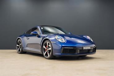 2020 Porsche 911 - Thumbnail