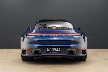 2020 Porsche 911 - Thumbnail