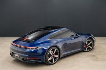 2020 Porsche 911 - Thumbnail