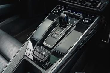 2020 Porsche 911 - Thumbnail