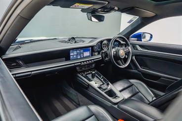 2020 Porsche 911 - Thumbnail