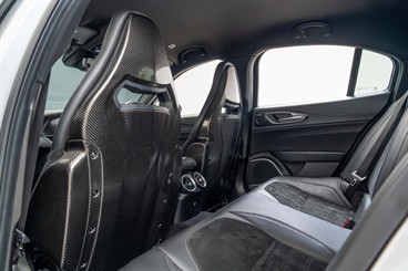 2018 Alfa Romeo Giulia - Thumbnail