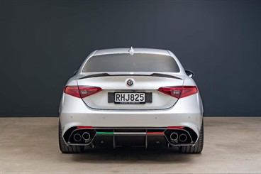 2018 Alfa Romeo Giulia - Thumbnail