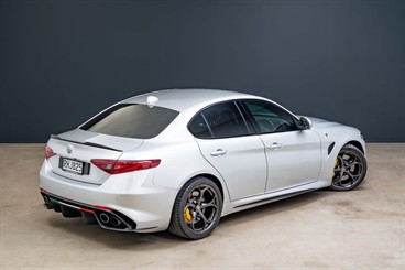 2018 Alfa Romeo Giulia - Thumbnail