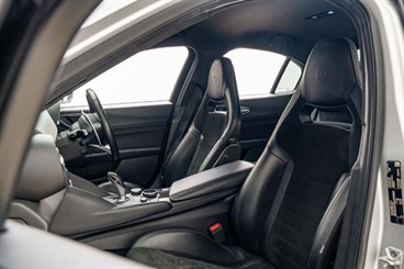 2018 Alfa Romeo Giulia - Thumbnail