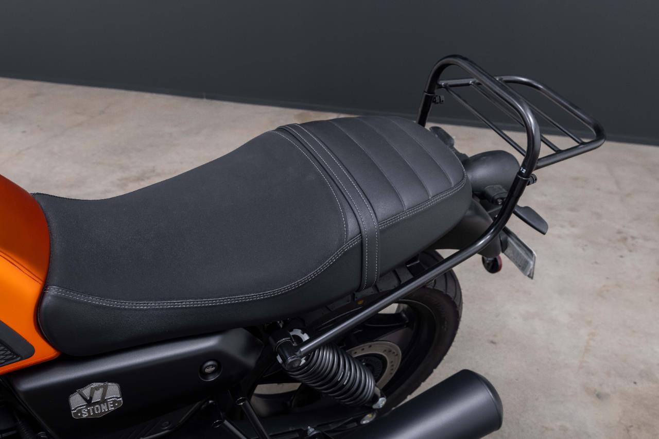 2023 Moto Guzzi V7