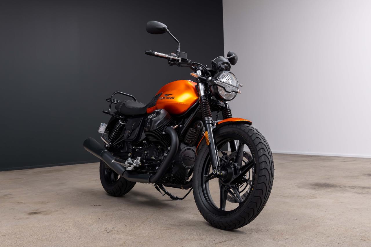 2023 Moto Guzzi V7
