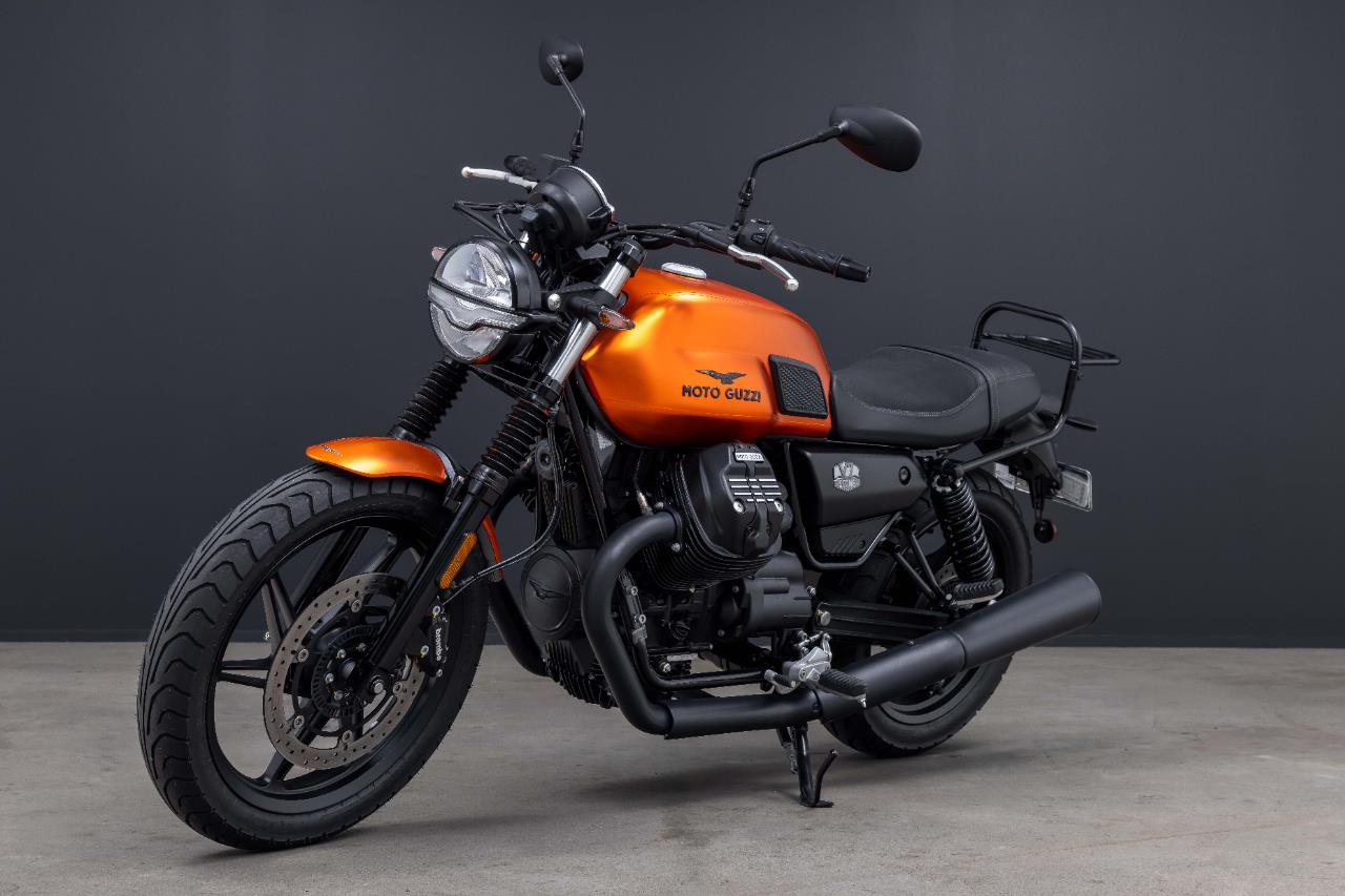 2023 Moto Guzzi V7