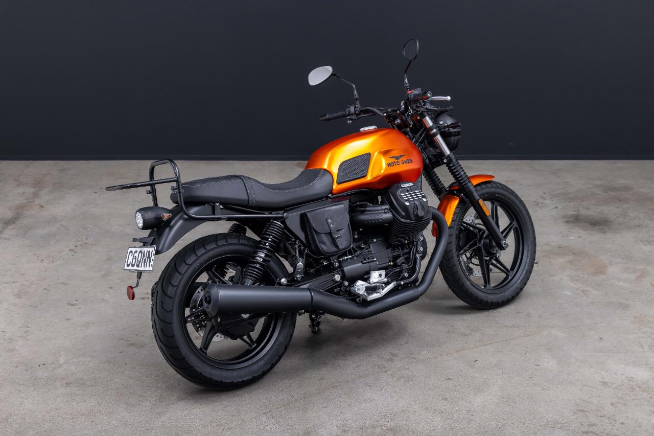 2023 Moto Guzzi V7
