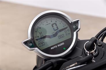 2023 Moto Guzzi V7 - Thumbnail