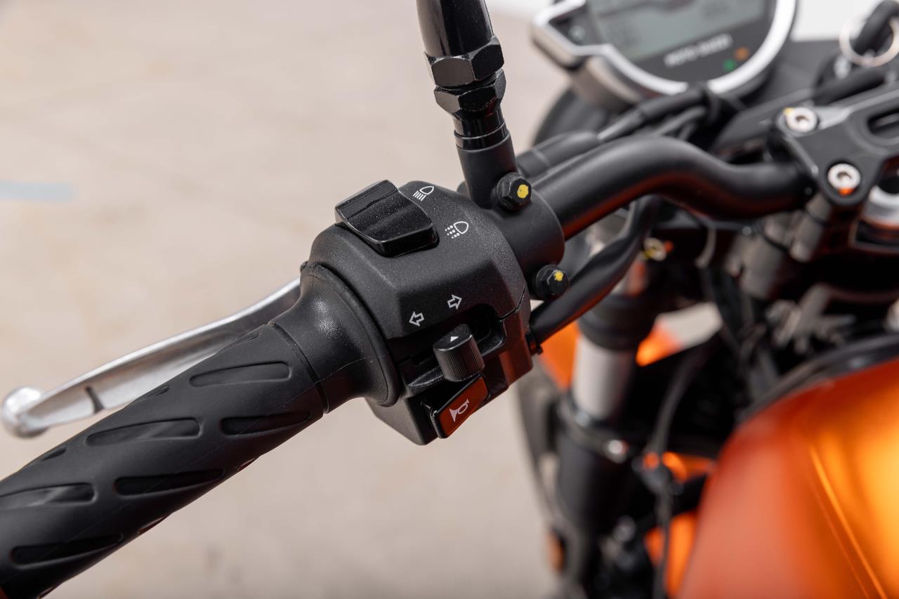 2023 Moto Guzzi V7