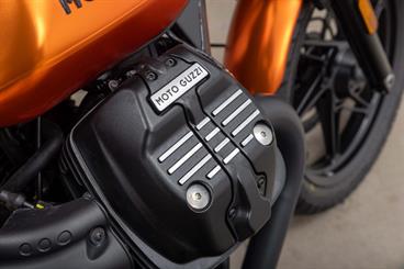 2023 Moto Guzzi V7 - Thumbnail