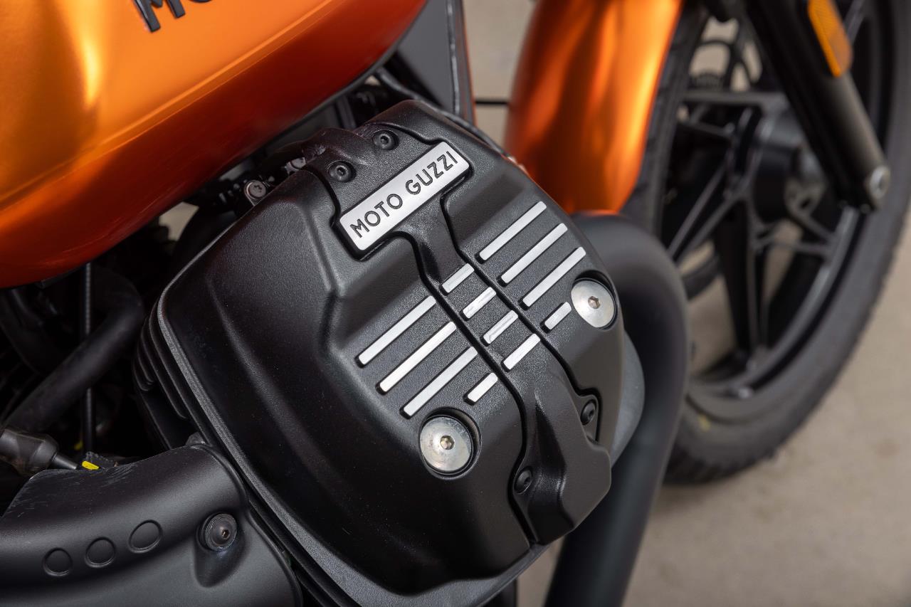 2023 Moto Guzzi V7