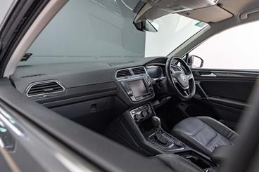 2016 Volkswagen Tiguan - Thumbnail