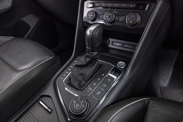 2016 Volkswagen Tiguan - Thumbnail