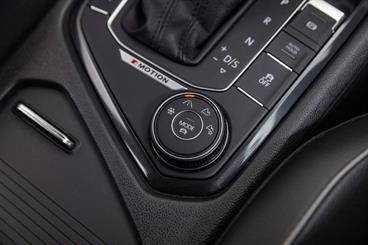 2016 Volkswagen Tiguan - Thumbnail