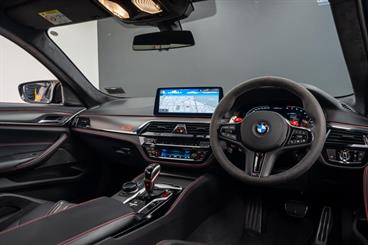 2022 BMW 5 Series - Thumbnail