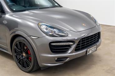 2012 Porsche Cayenne - Thumbnail