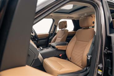 2025 Land Rover Discovery - Thumbnail