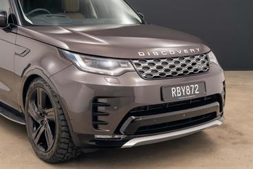 2025 Land Rover Discovery - Thumbnail