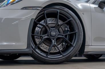2022 Porsche 911 - Thumbnail