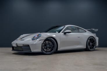 2022 Porsche 911 - Thumbnail