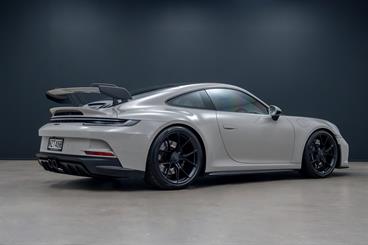 2022 Porsche 911 - Thumbnail