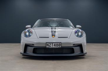 2022 Porsche 911 - Thumbnail