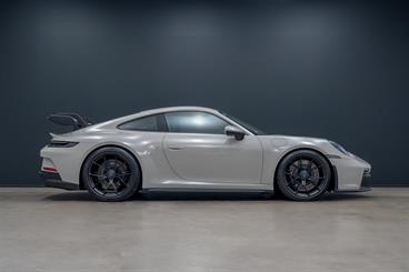2022 Porsche 911 - Thumbnail