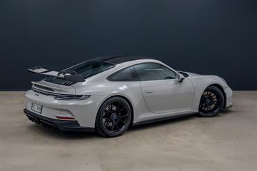 2022 Porsche 911 - Thumbnail
