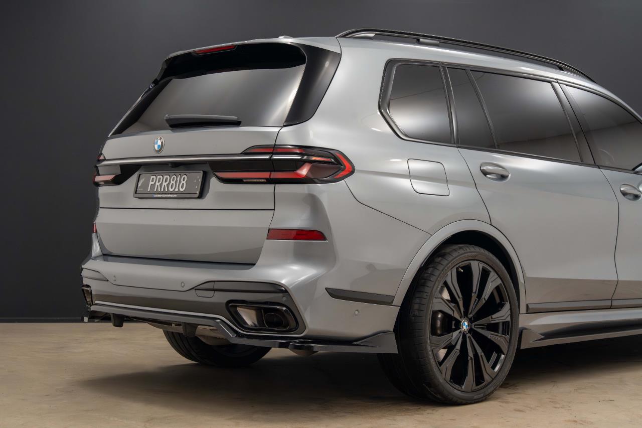2023 BMW X7
