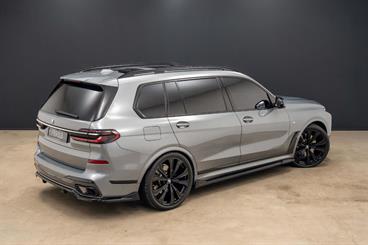 2023 BMW X7 - Thumbnail