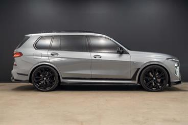 2023 BMW X7 - Thumbnail