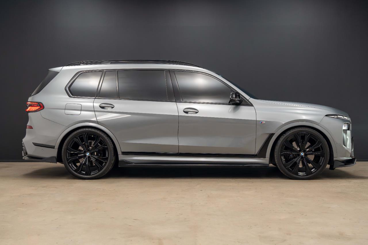 2023 BMW X7